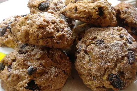 Домашнее печенье с орехами, изюмом и шоколадной крошкой: шаг 6