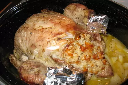 Индейка фаршированая рисом и овощами: шаг 10