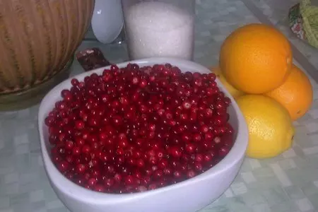 Брусника с цитрусовыми: шаг 1