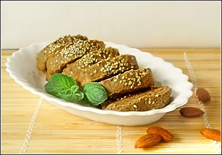 Паштет из куриной печени с миндалем: шаг 1