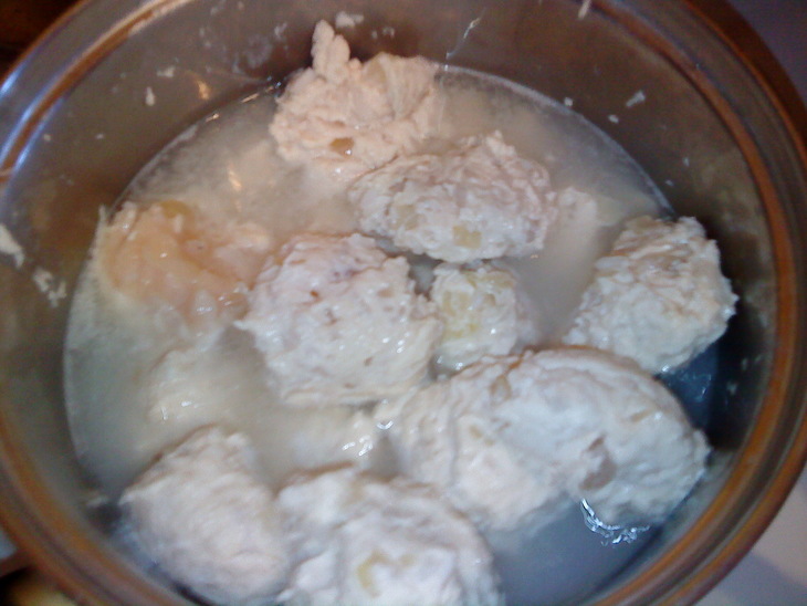 Куриные тефтели в белом соусе: шаг 5