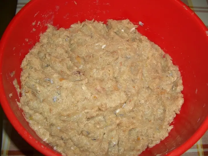 Рыбные зразы с копченым сыром: шаг 1