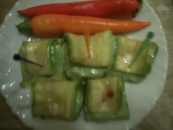 Сырой кабачок с начинкой. отличная закуска под водку и просто так!: шаг 6