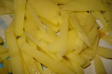 Солянка  сборная (семейная) на курином бульоне: шаг 4