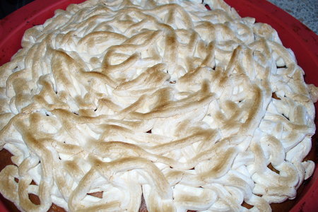 Пирог с  персиками и сливами: шаг 5