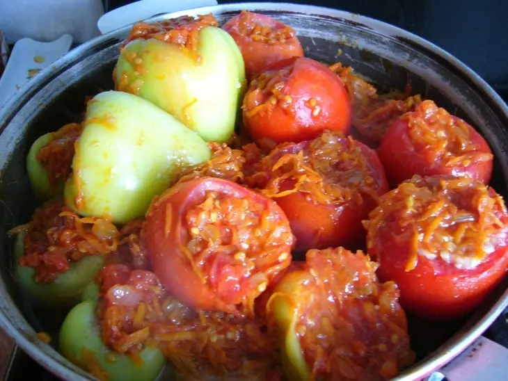Помидоры и перец фаршированные мясом и рисом: шаг 5
