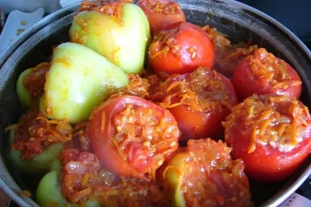 Помидоры и перец фаршированные мясом и рисом: шаг 5