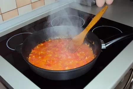 Маленькие голубцы в свекольных листьях: шаг 6