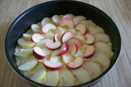 Двухслойный пирог с яблоками: шаг 3