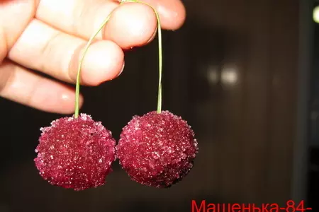 Пирожное без выпечки " вишенки ": шаг 8