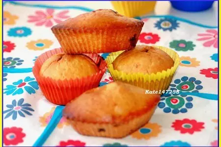 Кексики (маффины) с варёной  сгущёнкой: шаг 3