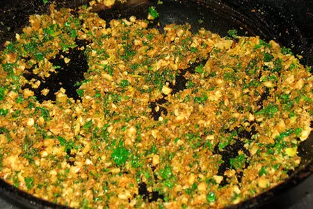 Куриная грудка с зелёной стручковой фасолью под крошкой из орехов,петрушки и лимонной цедры: шаг 2