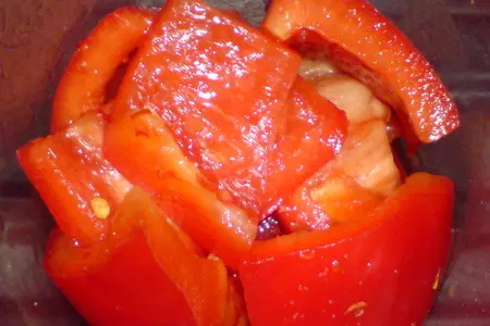 Рулеты из мяса индейки в паприково-сливочном соусе ,начиненные пореем: шаг 2