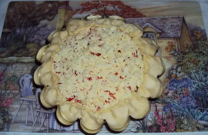 Сырно-луковый пирог с копченым салом и беконом: шаг 7