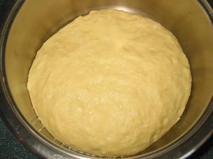 Булочки с яблоком из быстрого теста: шаг 1
