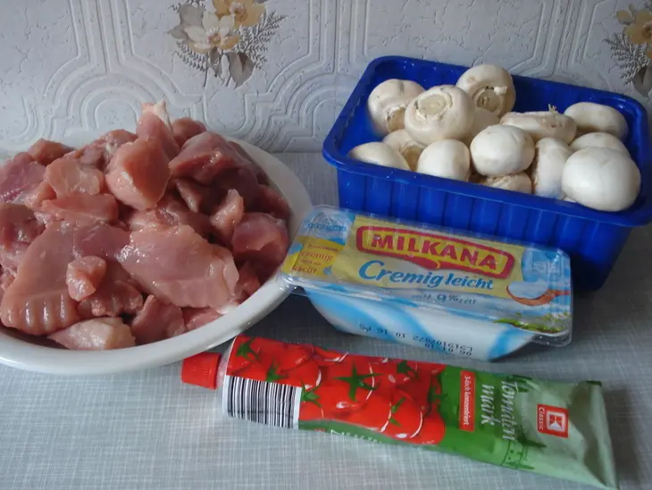 Мясо в сырном соусе: шаг 1