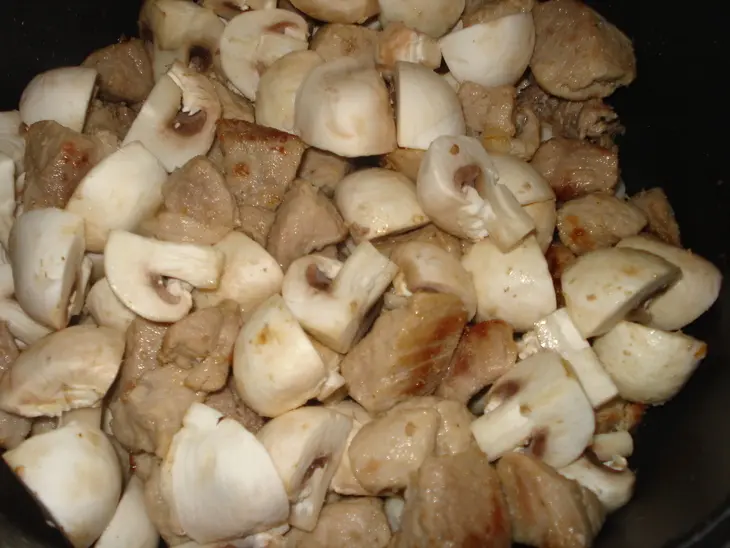 Мясо в сырном соусе: шаг 2