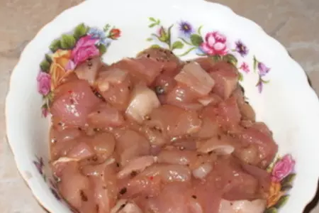 Салат куриный с виноградом: шаг 1