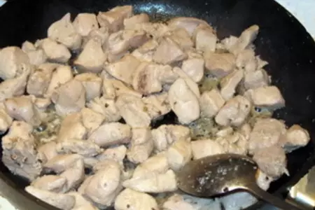 Салат куриный с виноградом: шаг 2