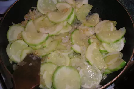 Пирог-запеканка из кабачка-цукини и курицы: шаг 3