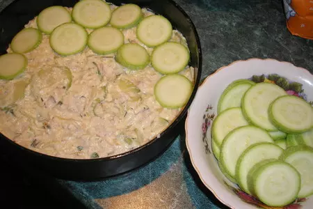 Пирог-запеканка из кабачка-цукини и курицы: шаг 7