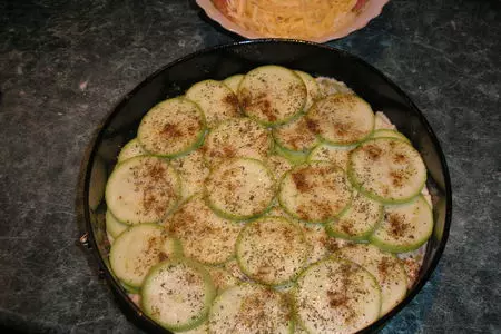 Пирог-запеканка из кабачка-цукини и курицы: шаг 8