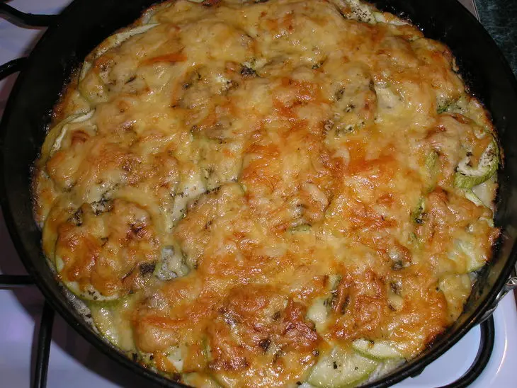 Пирог-запеканка из кабачка-цукини и курицы: шаг 9