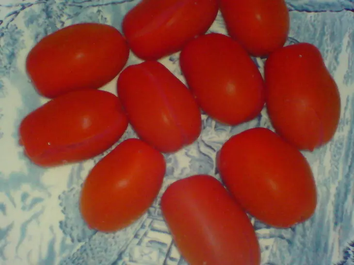 Закуска из картофельных оладий и маринованных помидорок и сыра: шаг 3