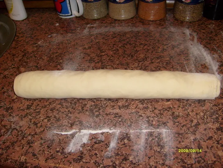 Булочки с яблоками и изюмом.: шаг 4