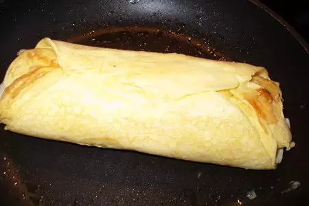 Необычный омлетный рулончик: шаг 7