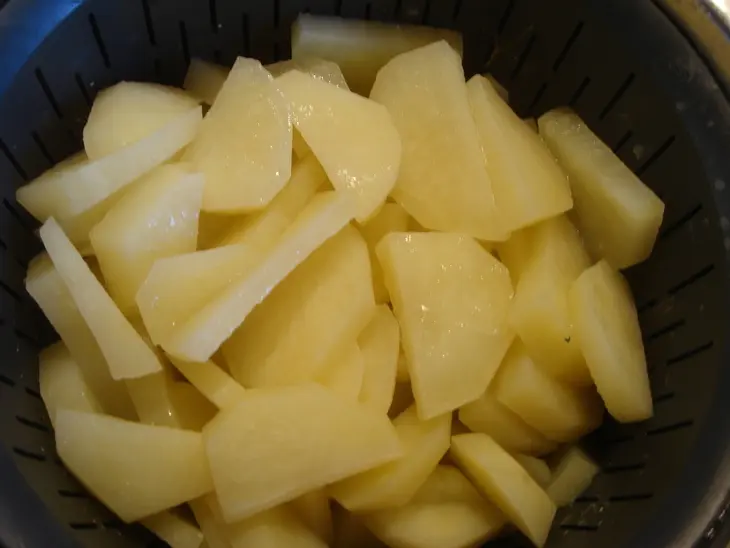 Грудинка индейки с овощами и соусом из творожного сыра (диетично, все на пару).: шаг 2
