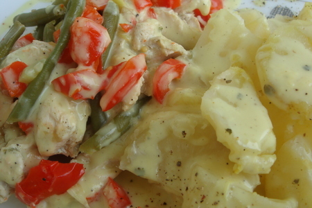 Грудинка индейки с овощами и соусом из творожного сыра (диетично, все на пару).: шаг 4