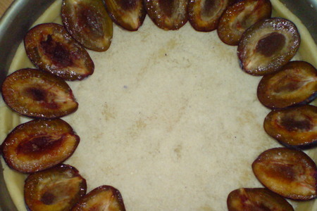 Сливовый пирог с корицей под творожной заливкой: шаг 4