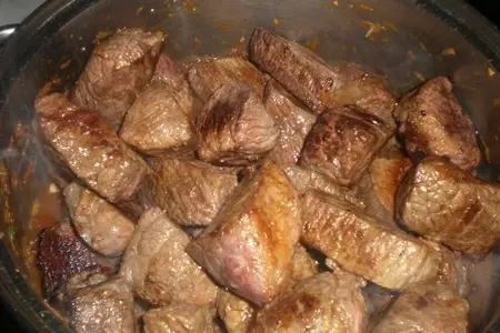 Говядина тушёная с овощами: шаг 4