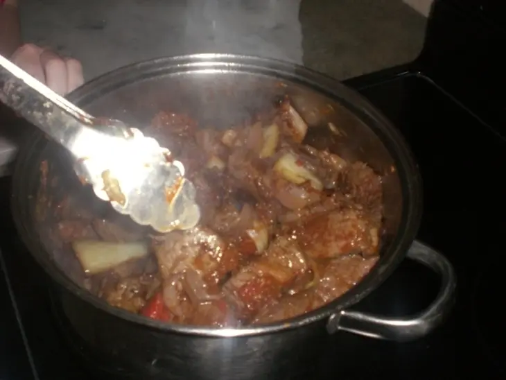 Говядина тушёная с овощами: шаг 5