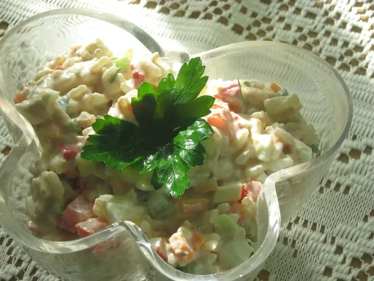 Салат с тунцом и рисом: шаг 2