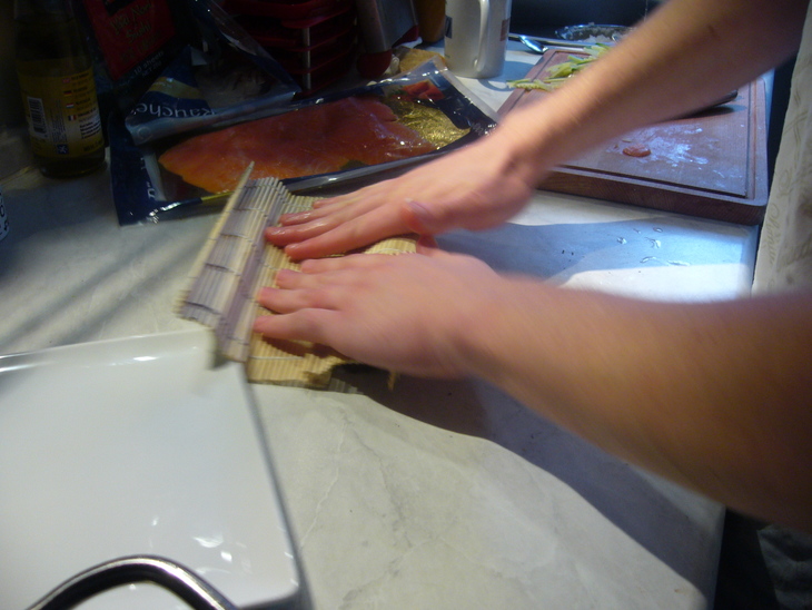 Хосомаки-суши (тонкие суши-роллы): шаг 4