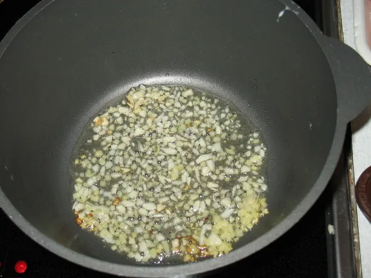 Карри с курицей, нутом, цветной капустой и кокосовым молоком.: шаг 2