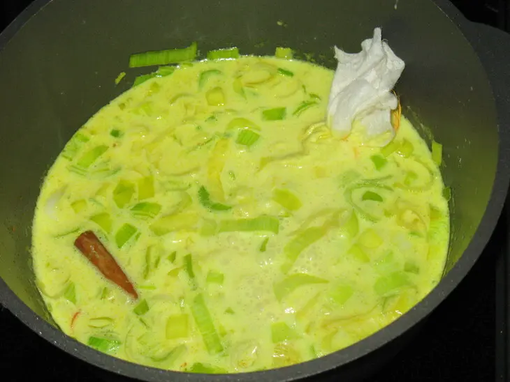 Карри с курицей, нутом, цветной капустой и кокосовым молоком.: шаг 6