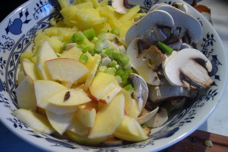 Картофельный  салат сo свежими шампиньонами и яблоками: шаг 1