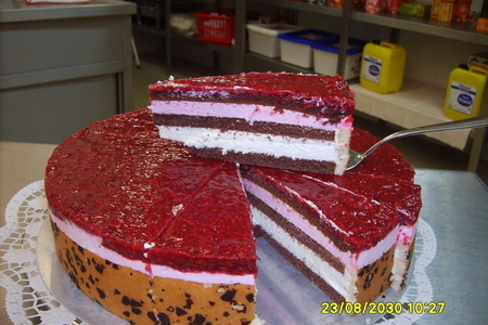 Торт,,красная шапочка´´: шаг 3