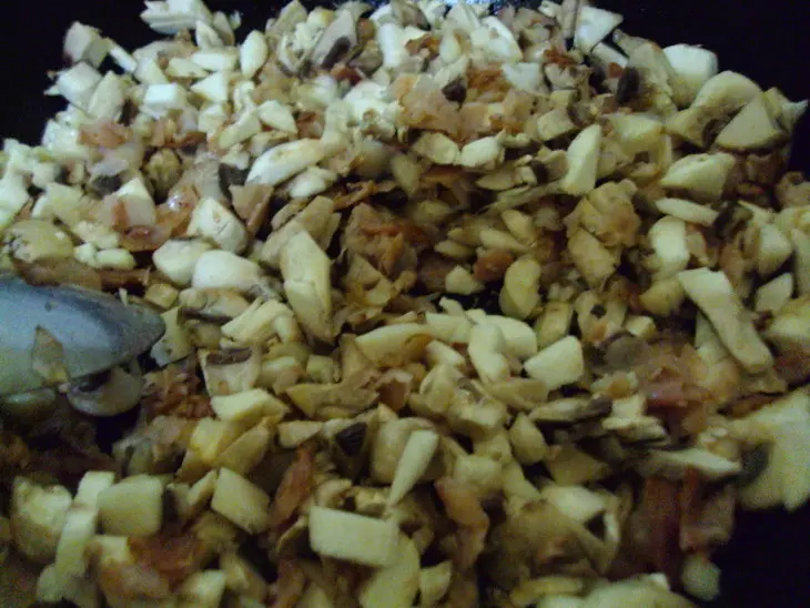 Спагетти"карбонара"с шампиньонами.: шаг 4