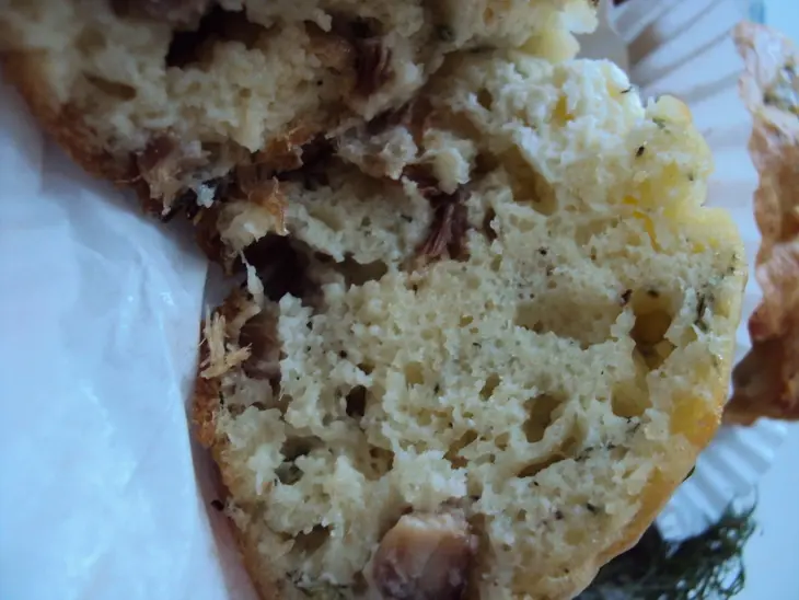 Кексы с копченой рыбой и фетой (cake au poisson fumé et à la feta): шаг 5