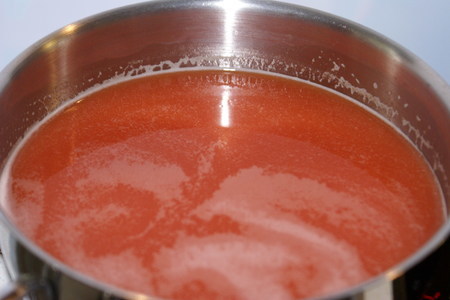 Заливное из белой рыбы с томатным соком: шаг 4