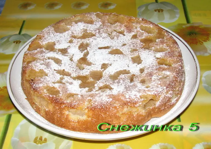 Шарлотка "пышка": шаг 3