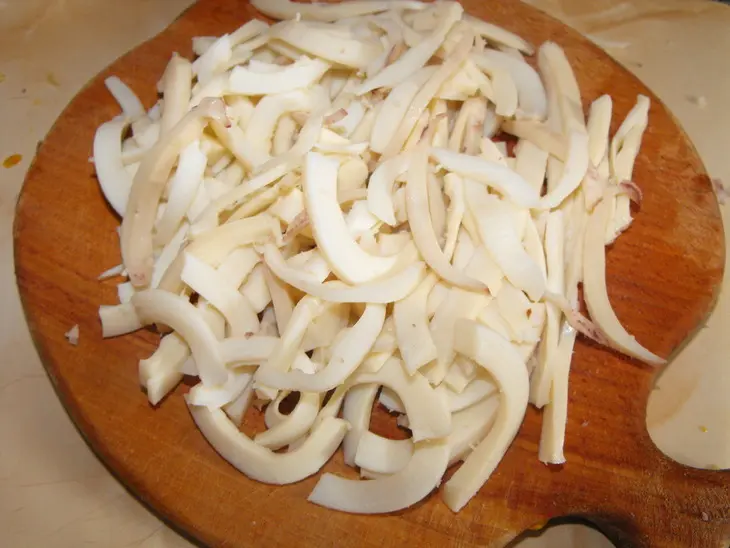 Салат из пекинской капусты с кальмарами: шаг 1