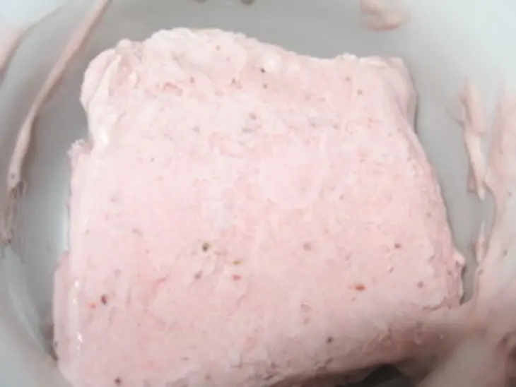 Клубничное мороженое "сладкий вкус лета": шаг 1