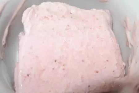 Клубничное мороженое "сладкий вкус лета": шаг 1