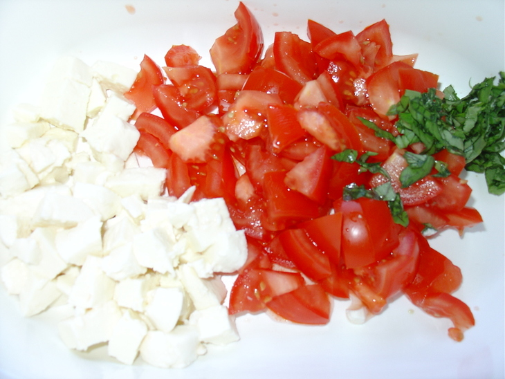 Кус-кус салат с томатами и моцaреллой.: шаг 1