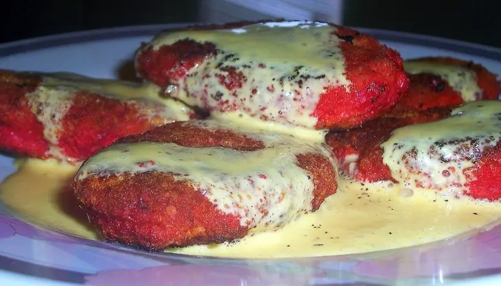 Розовые котлеты с манговым соусом: шаг 3